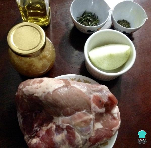 Recette de Cuisse de Porc au Four avec Pommes de Terre - Étape 1