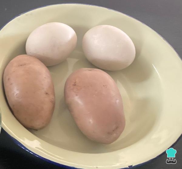 Recette de salade de pommes de terre et d'avocat - Étape 1