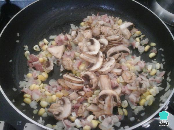 Recette de pâtes au poulet, champignons et crème - Étape 3