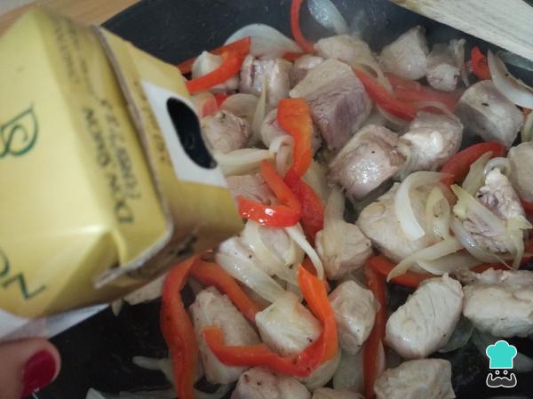 Recette de Longe aux oignons sauce au vin - Étape 5