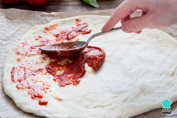 Recette de pâte à pizza moelleuse et croustillante - Étape 5