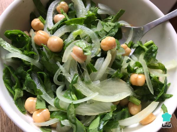 Recette de Salade de pois chiches aux épinards - Étape 4