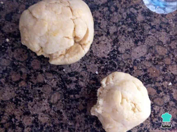 Recette de pizza maison au poulet, jambon et œuf - Étape 1