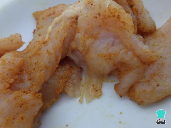 Recette de pizza maison au poulet, jambon et œuf - Étape 4