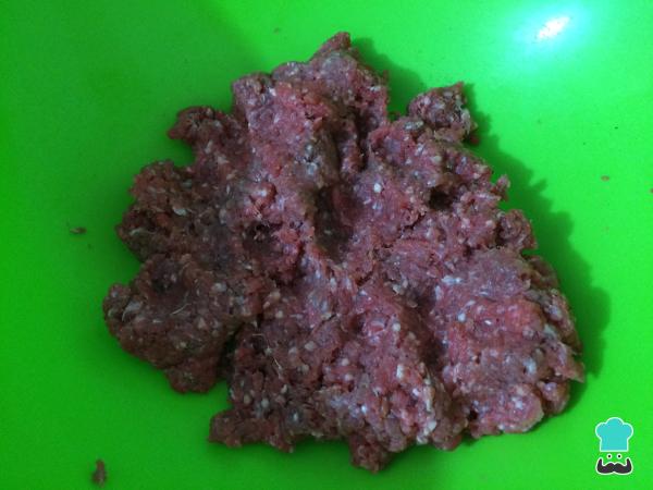 Recette de boulettes de viande farcies au fromage au four - Étape 2