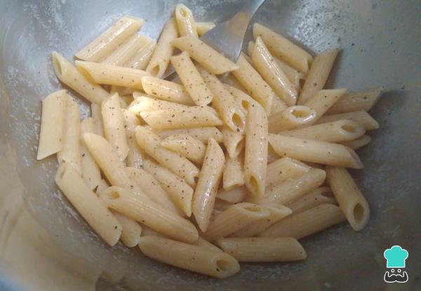 Recette de pâtes aux saucisses et au fromage - Étape 3