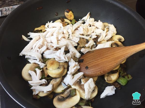 Recette Spaghetti au poulet et sauce tomate - Étape 4