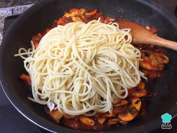 Recette Spaghetti au poulet et sauce tomate - Étape 6