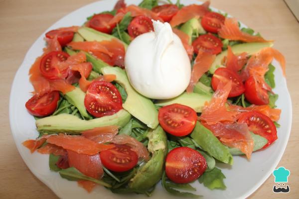Recette de Salade de burrata aux tomates, roquette et pesto - Étape 4