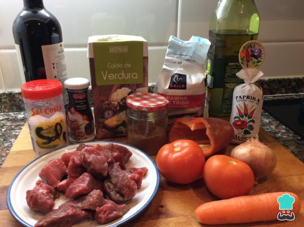 Recette de goulasch au pain - Étape 1