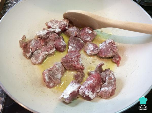 Recette de goulasch au pain - Étape 2