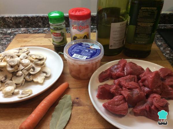 Recette de Ragoût de Bœuf aux Crevettes - Étape 1
