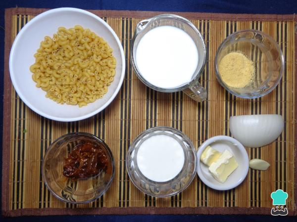 Recette de soupe de coude à la crème et au chipotle - Étape 1