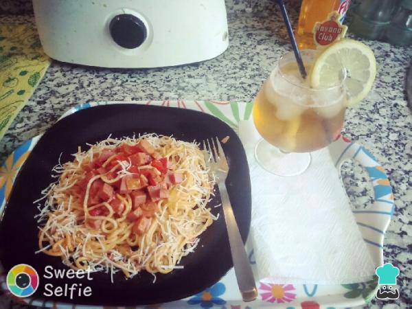 Recette de Spaghetti aux saucisses et sauce tomate - Étape 5