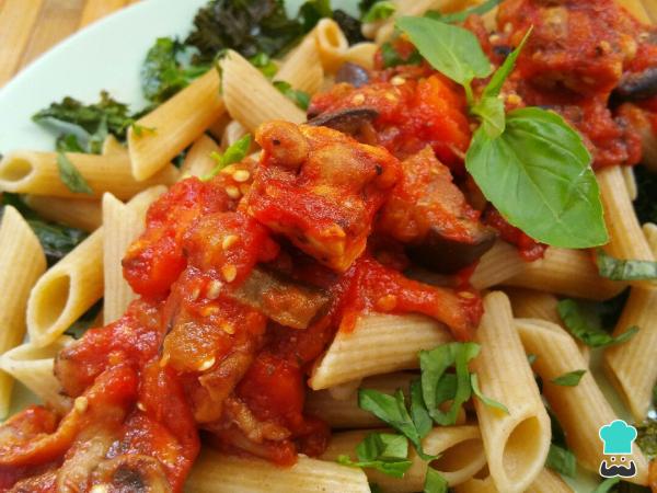 Recette de Macaroni à la tomate et aux champignons