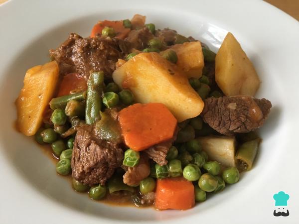 Recette de Ragoût de bœuf aux pommes de terre et petits pois