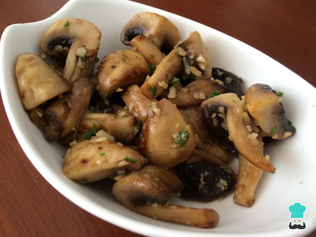 Recette de champignons à l'ail