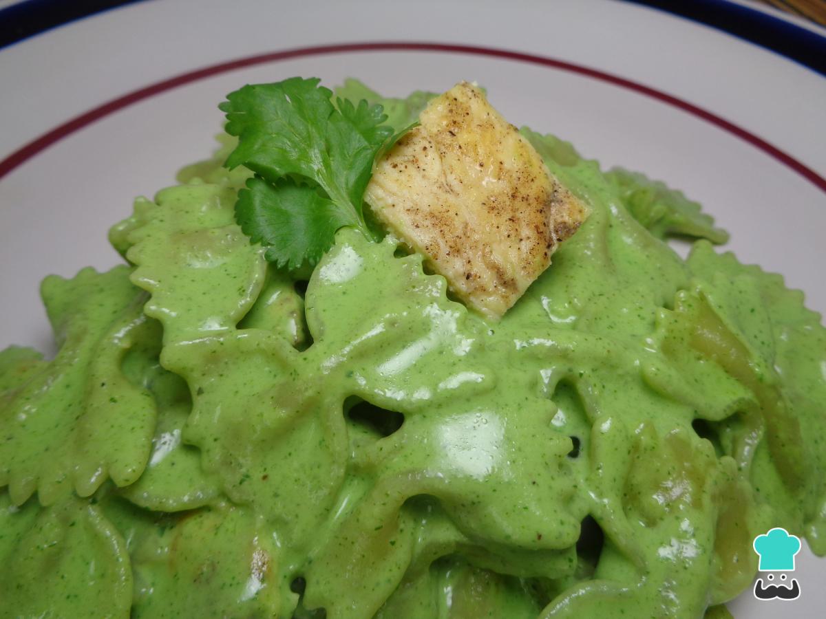 Recette de pâtes à la coriandre et au poulet