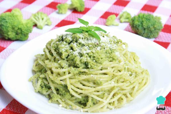 Recette de pâtes au pesto de brocoli