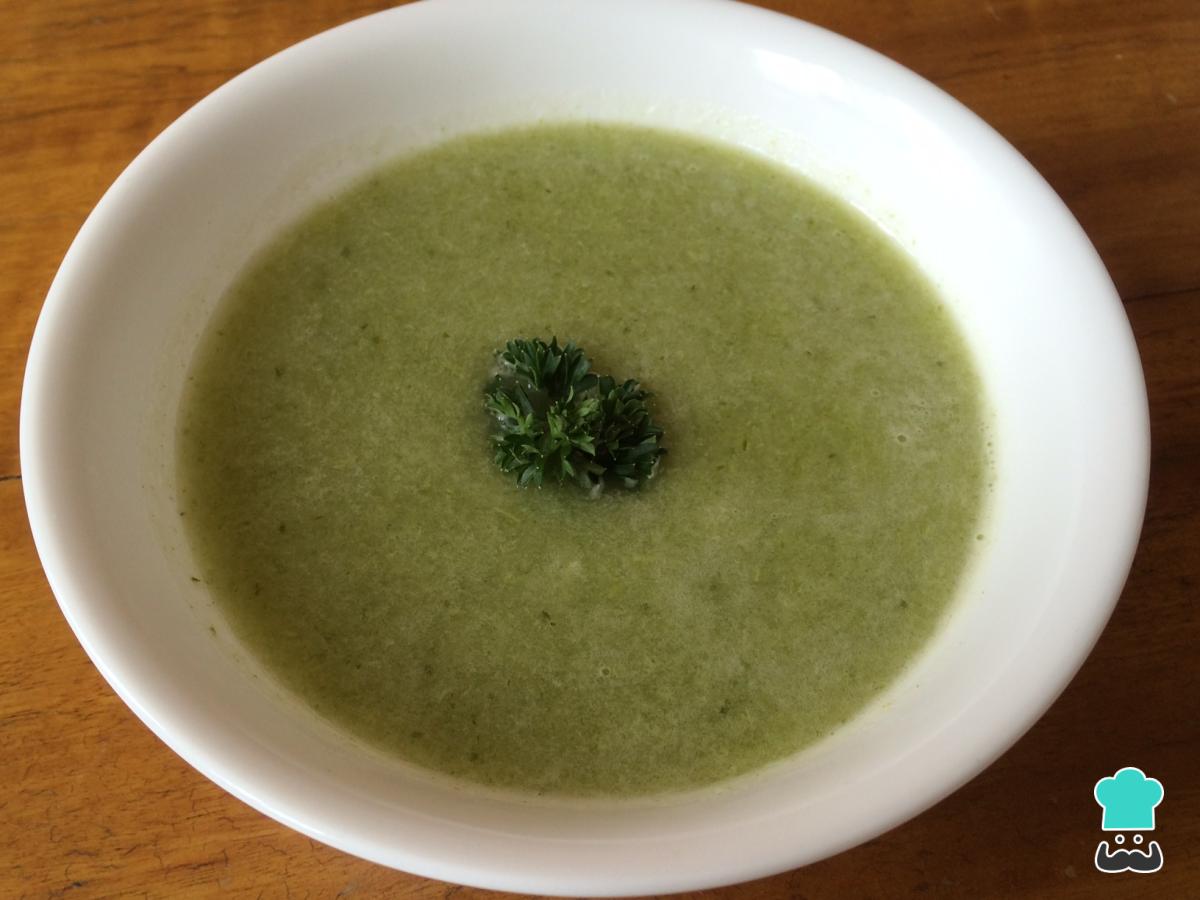 Recette de soupe à l'ail et à l'oignon