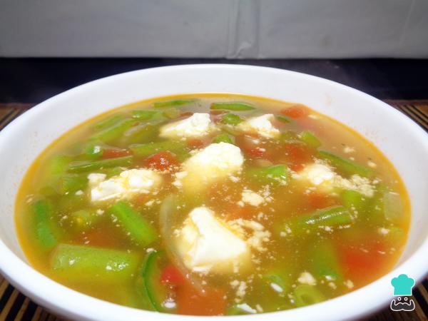 Recette de soupe aux haricots verts et au fromage