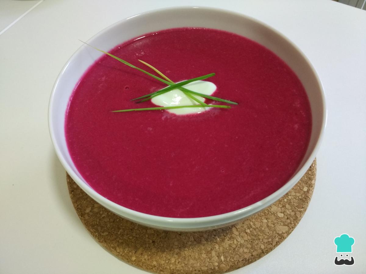 Recette de soupe froide aux betteraves et aux pommes