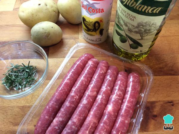 Recette de Saucisses au Four avec Pommes de Terre - Étape 1
