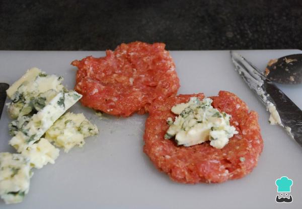 Recette de hamburger farci au fromage bleu - Étape 4