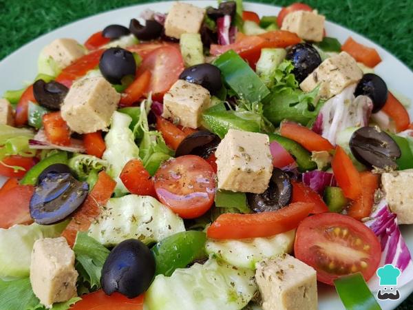 Recette de salade de concombre grecque traditionnelle - Étape 6