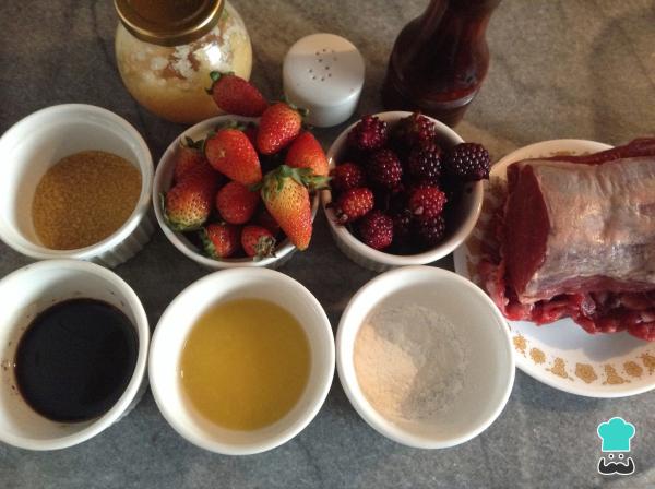 Recette de Longe sauce aux fruits rouges - Étape 1