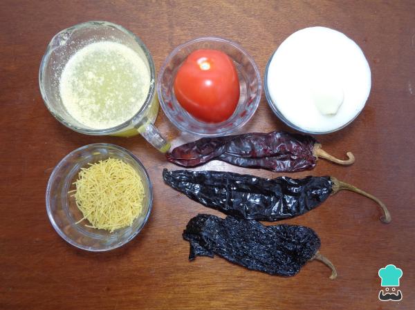 Recette de nouilles sèches aux trois piments - Étape 1
