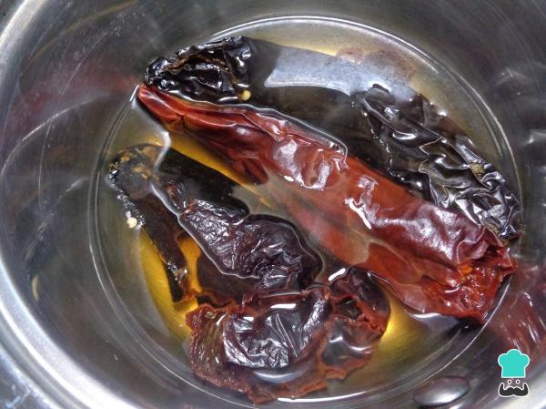 Recette de nouilles sèches aux trois piments - Étape 2