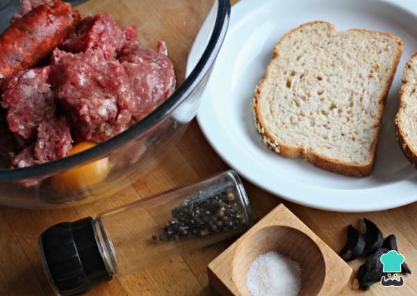 Recette du Rouleau de viande à la sauce aux cèpes - Étape 2