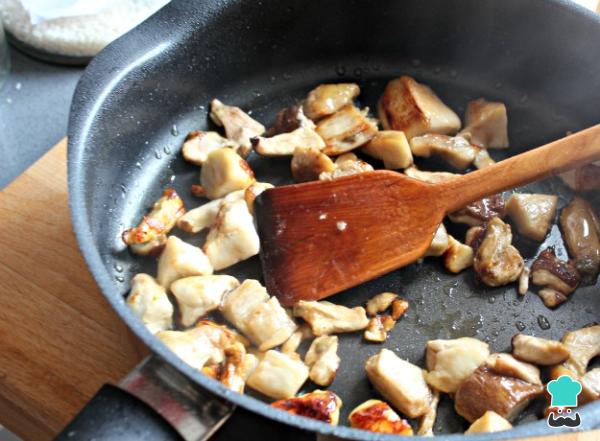 Recette du Rouleau de viande à la sauce aux cèpes - Étape 10
