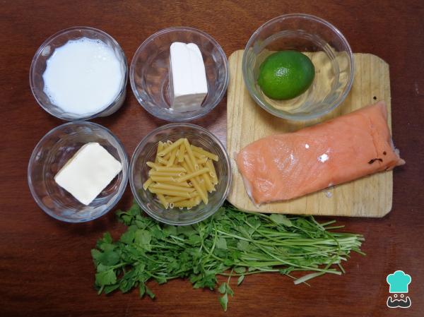 Recette de pâtes au saumon fumé et fromage Philadelphia - Étape 1