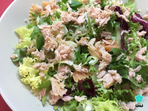 Recette de Salade de Pâtes avec Sauce Rose et Laitue - Étape 4