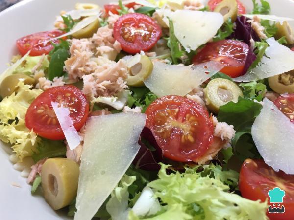 Recette de salade de pâtes avec sauce rose et laitue - Étape 6