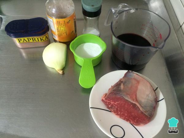 Recette de surlonge avec réduction de vin - Étape 1