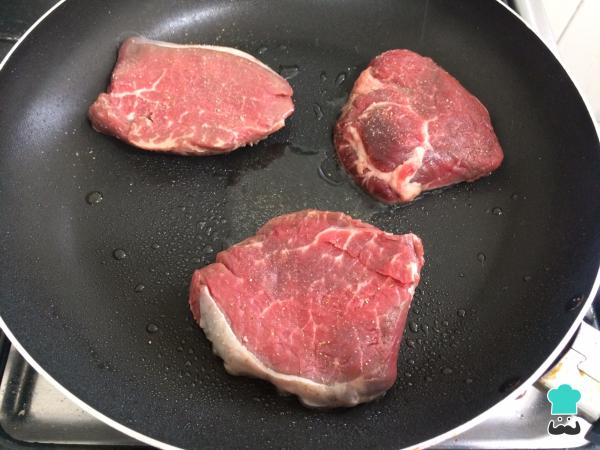 Recette de surlonge avec réduction de vin - Étape 5