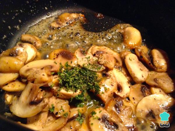 Recette de roulé de viande à la sauce aux champignons - Étape 18