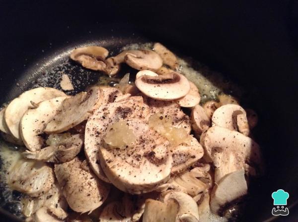 Recette de roulé de viande à la sauce aux champignons - Étape 17