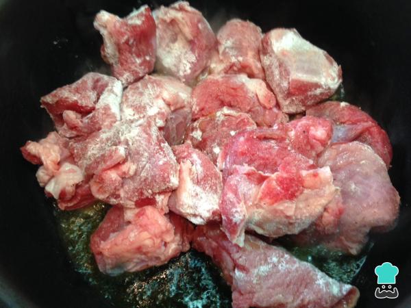 Recette de Ragoût de Bœuf au Vin Rouge - Étape 2