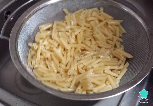 Recette de pâtes à la viande hachée et tomates frites - Étape 1