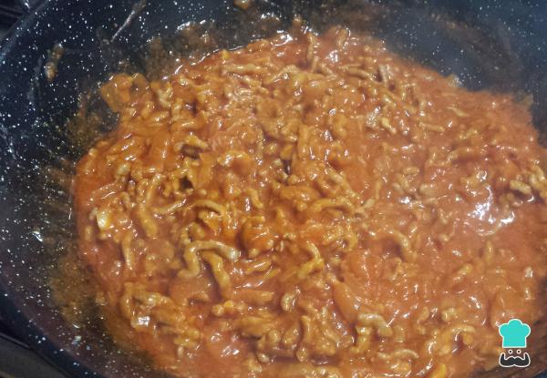 Recette de pâtes à la viande hachée et tomates frites - Étape 4