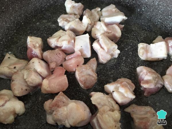 Recette de Salade tiède de pois chiches au poulet - Étape 2