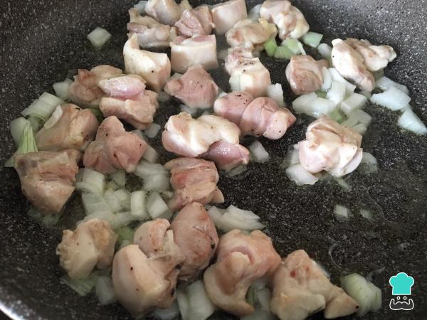Recette de Salade tiède de pois chiches au poulet - Étape 4