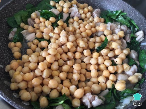 Recette de Salade tiède de pois chiches au poulet - Étape 5