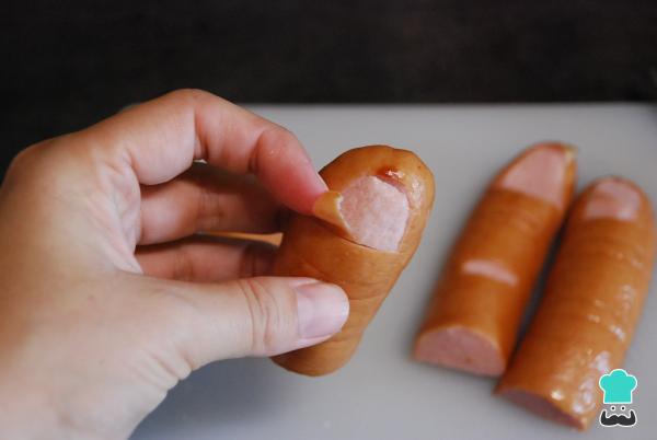 Recette de doigts de saucisse pour Halloween – Étape 6