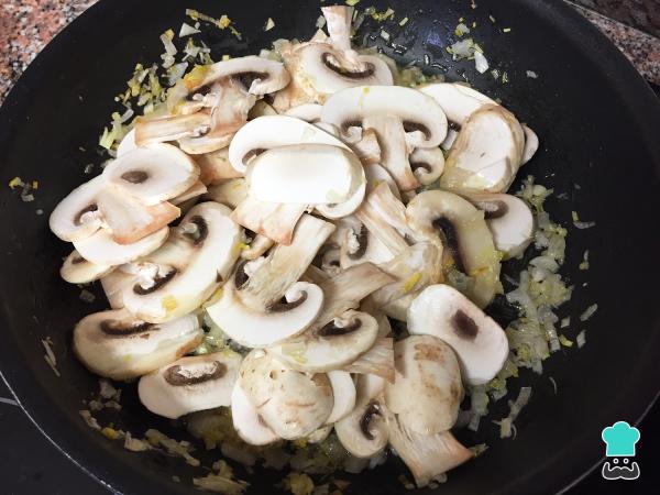 Recette de Gnocchis à la crème, lardons et champignons - Étape 6