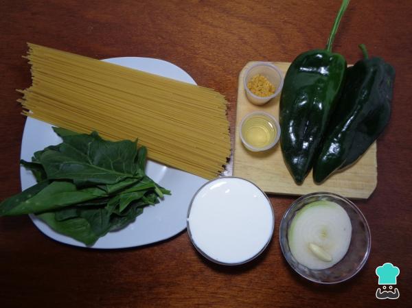 Recette de Spaghettis verts aux épinards - Étape 1